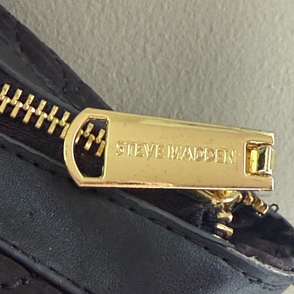 Steve Madden Textured Black Tote Bag - Picture 12 of 16